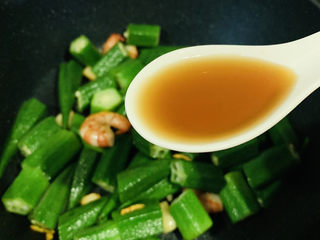 15、秋葵炒虾仁,加料酒