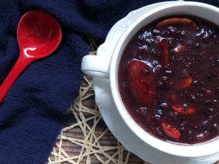 15、红枣黑米粥,营养丰富哦！