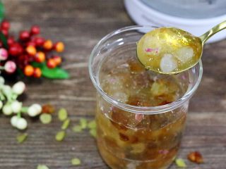 17、桃胶雪燕皂角米羹,成品图。