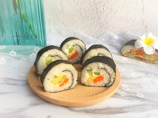 16、简单原味寿司,切了开吃