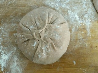 12、红酒果料面包,收口处包裹好