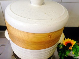 22、#最爱包子#+仿真小南瓜豆沙包,冷水上锅蒸,,水开后马上转中小火,15分钟左右,焖5分钟包子可以出锅了