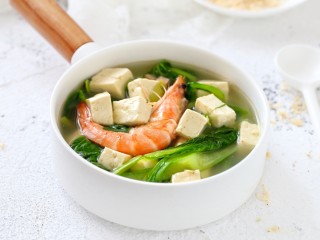 13、鲜虾小白菜豆腐汤,成品图