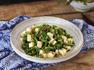 12、香椿拌豆腐,一道美味的香椿拌豆腐就做好了!