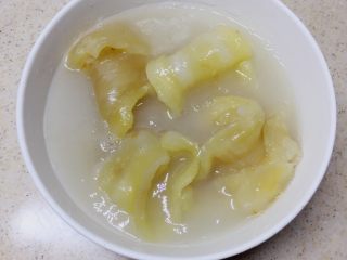 6、瑶柱花胶猪骨汤【附花胶泡发】,浸泡一晚上效果。