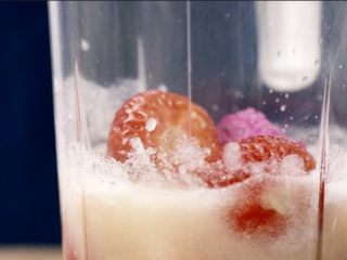 7、火轮果草莓梨子汁,按比例，自己慢慢掌握。