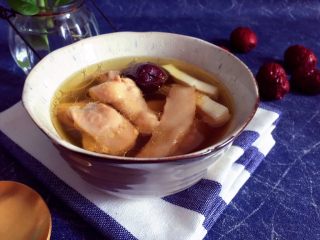 18、沙参玉竹椰子鸡汤(附开椰子方法),成品。