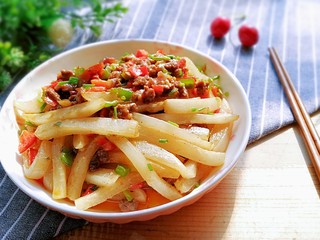 16、牛肉筷子萝卜,成品！美味牛肉萝卜条，美美享用吧！