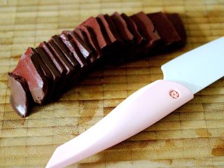 5、蔬菜海杂拌火锅????,猪血洗净后用刀切成薄片……