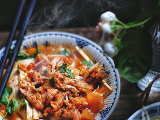 12、酸辣暖胃的 辣白菜豆腐锅,天气冷的时候再来一锅，特别满足