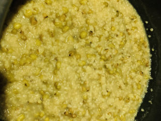 11、绿豆小米粥,早上起来，翻开电饭煲，绿豆小米粥就煮好了