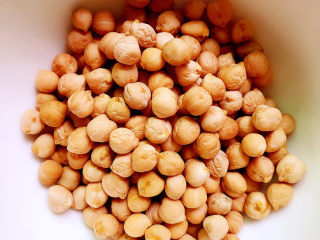 2、烤牛肉粒,鹰嘴豆