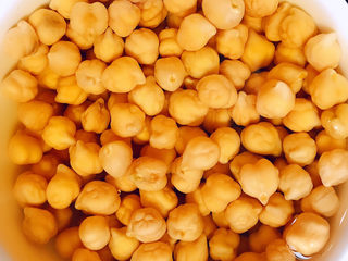 6、烤牛肉粒,泡好的鹰嘴豆