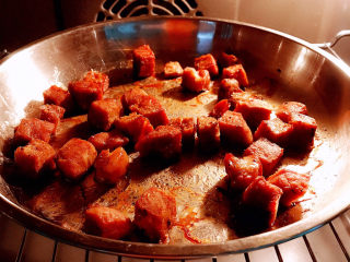 14、烤牛肉粒,烤好的牛肉粒