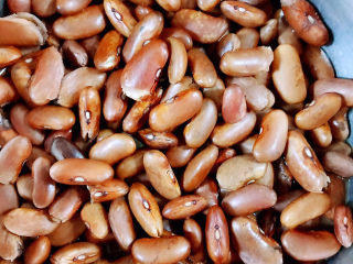 17、烤牛肉粒,煮好的红腰豆