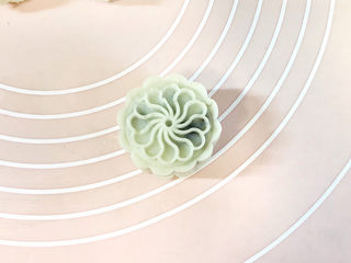 13、山药红枣糕,用月饼模具按压成型，我用的是50g的月饼模具