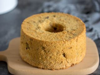 15、老少咸宜的红枣戚风蛋糕,成品出炉啦！松软Q弹哦！