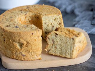 17、老少咸宜的红枣戚风蛋糕,红枣和红糖的搭配风味独特，而且更有营养哦！赶紧试一试吧！