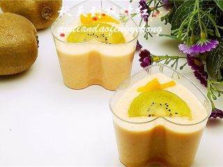 12、情人节佳品--木瓜酸奶布丁,美味爽滑的木瓜酸奶布丁就做好啦。