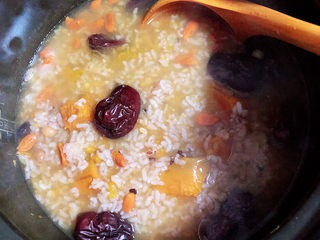 11、红枣南瓜粥,粥熬好了。