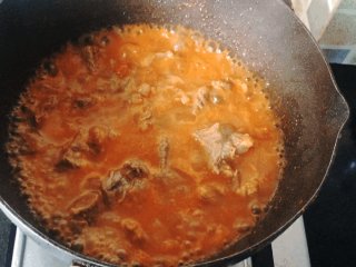 17、桂花香贴秋膘——番茄牛腩,小火慢慢炖。