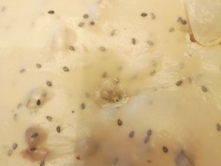 6、红枣面包,发酵完成，戳洞不回缩不塌陷