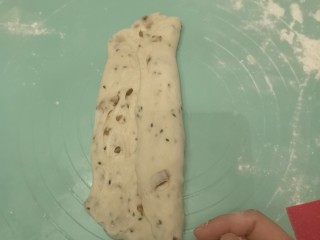 13、红枣面包,折叠一次