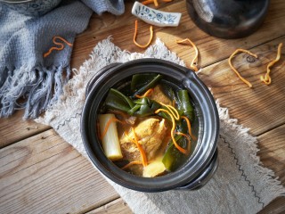 10、虫草花海带脊骨汤,上桌。