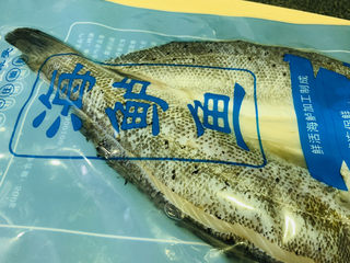 1、葱油鲈鱼,海鲈鱼买一条，待用；
