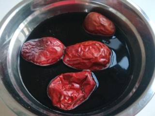 6、红枣黑米粥,晚上泡一夜。