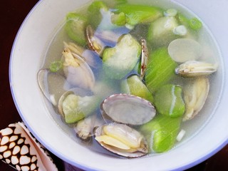 17、丝瓜花蛤汤,鲜美的花蛤丝瓜汤。