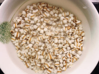 4、冬瓜薏米汤,薏米洗干净