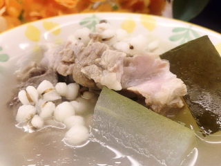 12、冬瓜薏米汤,出锅前5分钟加入适量盐。