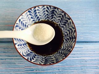 10、虫草花拌木耳,适量的白砂糖搅拌均匀