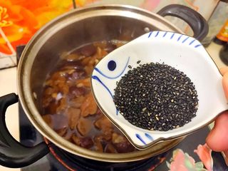 15、冬喝暖饮夏吃冰～养生养颜之气血双补女人汤,加入黑芝麻！