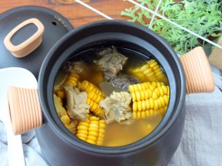 10、玉米排骨汤,请输入文字说明