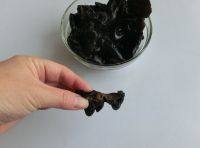 3、四色补血羹,黑木耳用温水泡开，去根