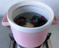 6、四色补血羹,加适量清水