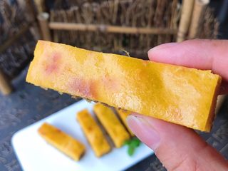 29、奶油红薯蛋糕条,放嘴里冰冰的、甜甜的，而且奶味十足……太好吃了