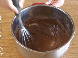 4、巧克力蛋糕18m+宝宝辅食,搅拌均匀后，特别特别丝滑~真像那个巧克力广告说的，纵享丝滑哈哈哈~