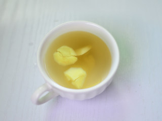 10、蜂蜜生姜茶,搅匀即可