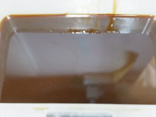 3、阿胶糕固元膏,浸泡好的阿胶。