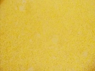 1、红枣花生葡萄干粽子,大黄米提前泡五个小时