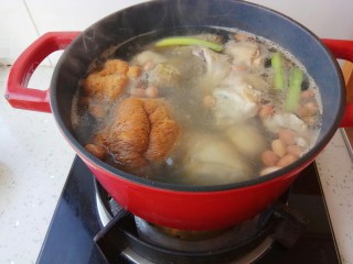 13、秋风渐凉，来一碗猴头菇鸡汤养胃吧,大火烧开后转小火煲一个半钟