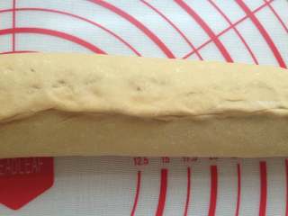 10、红糖馒头,把封口处捏紧，再搓匀