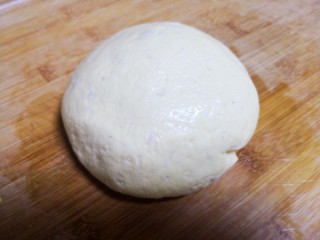 9、山药鸡蛋饼,揉成光滑的面团，不用醒发。