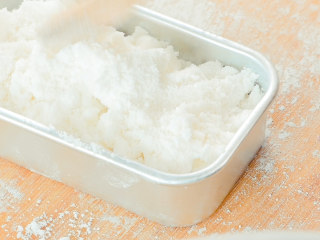 10、玫瑰云片糕,放剩下的粉。