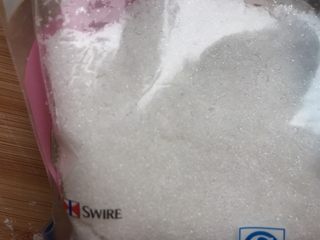 10、新年的花样油炸小食,白砂糖除了大枣里面可以不放，其它里面都适当放一点。