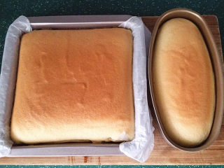 16、会做瑜伽的古法蛋糕（植物油版）,结束后取出模具震一下倒扣至烤网上