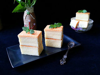 17、会做瑜伽的古法蛋糕（植物油版）,凉后脱模切块食用既可，若不急着吃入冰箱冷藏后口感更佳